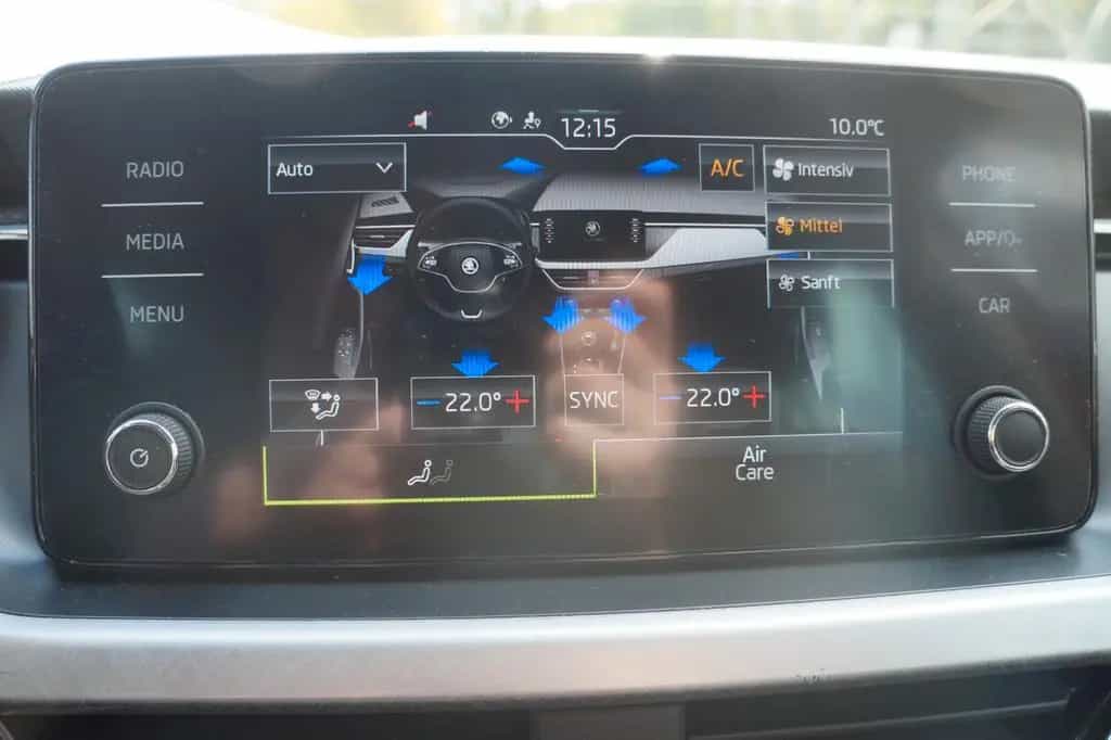 Skoda Kamiq Tour*LED*PDC V+H*SHZ*FRONTRADAR* 03/2022-photo-26