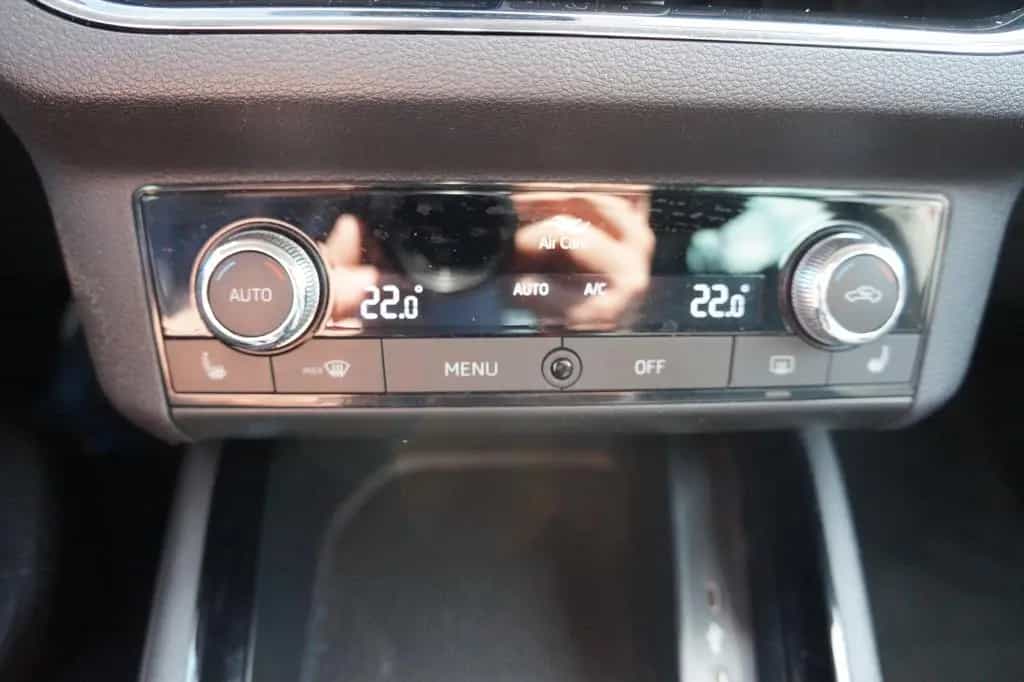 Skoda Kamiq Tour*LED*PDC V+H*SHZ*FRONTRADAR* 03/2022-photo-27
