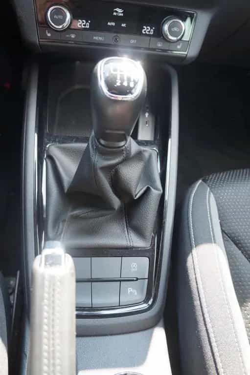 Skoda Kamiq Tour*LED*PDC V+H*SHZ*FRONTRADAR* 03/2022-photo-28