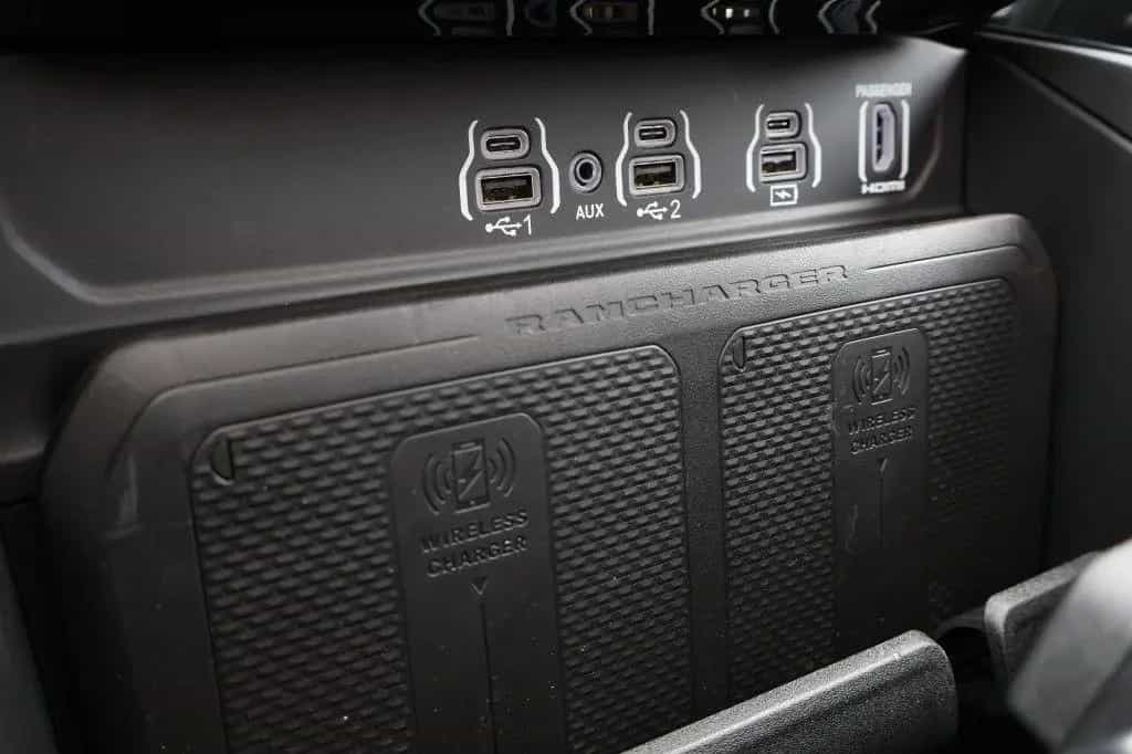Dodge RAM Ram 1500 3.0 L6 LARAMIE SPORT NIGHT incl. La 12/2024-photo-28