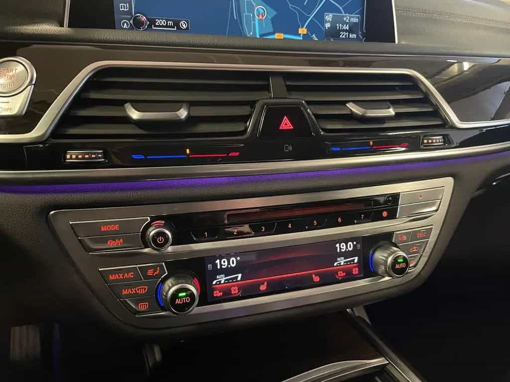 BMW 7 Series 730 d Sport-Automatik-Scheckheft 01/2016-photo-15