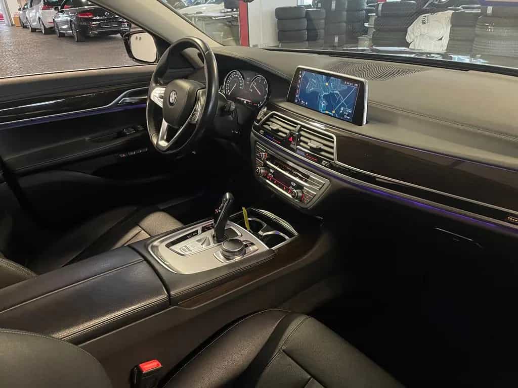BMW 7 Series 730 d Sport-Automatik-Scheckheft 01/2016-photo-24