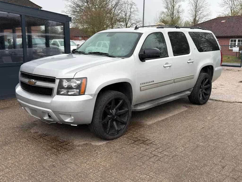 Chevrolet Suburban V8 4x4 Euro 4 AHK 3500Kg Tüv Neu 06/2011-photo-0