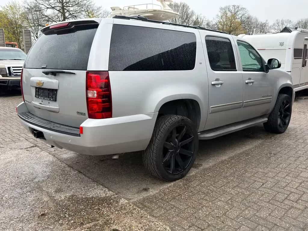 Chevrolet Suburban V8 4x4 Euro 4 AHK 3500Kg Tüv Neu 06/2011-photo-2