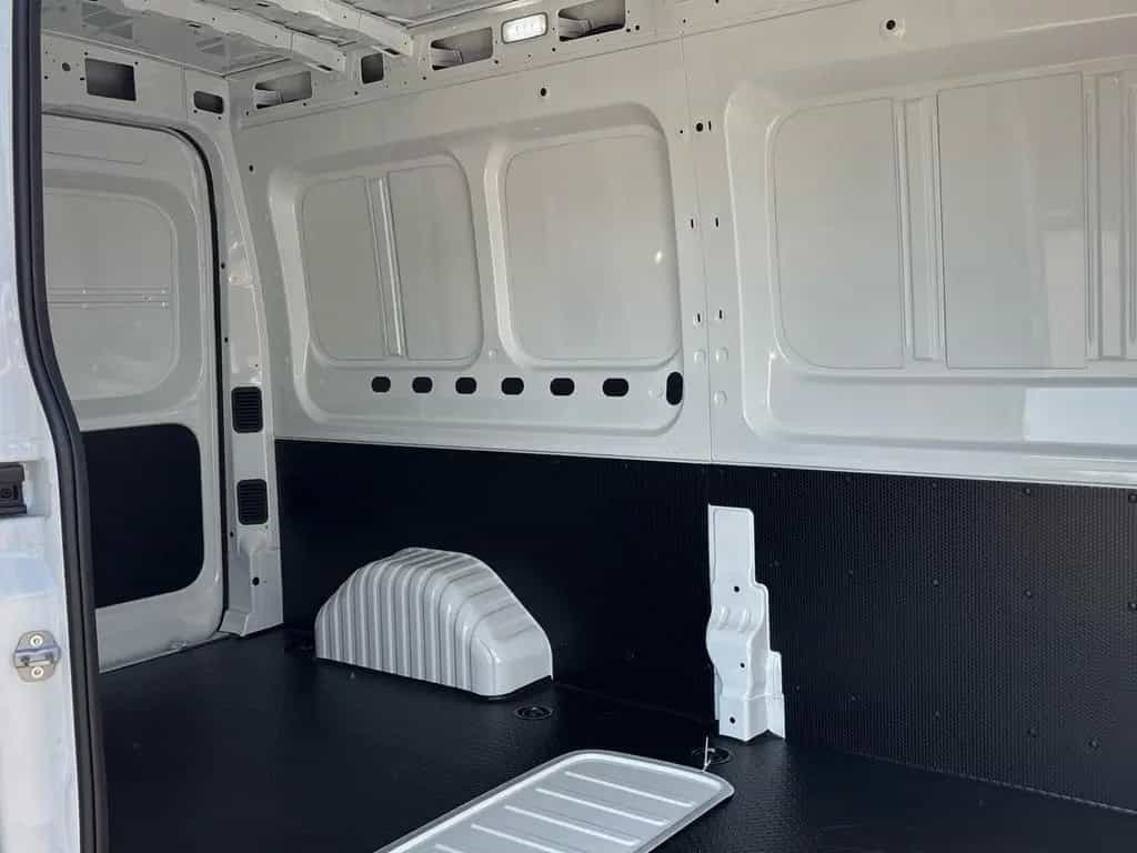 Maxus Deliver 9 KA L3H2 Luxury MJ24 LED Klima Kamera null-photo-13