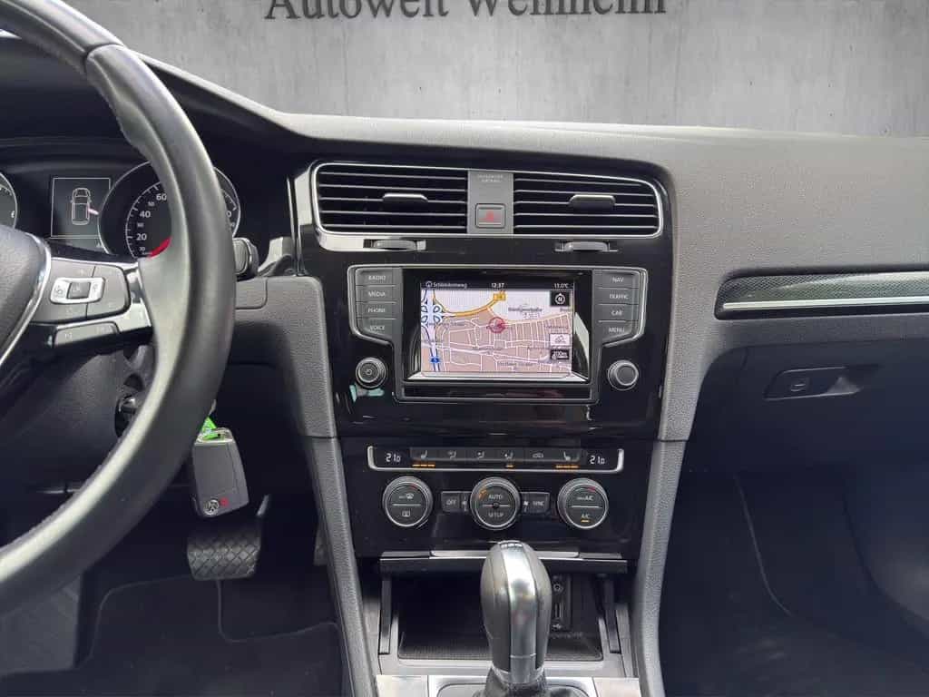 Volkswagen Golf °VII°HIGHLINE°BMT°NAV°XENON°SHZ°AUT°MASSAGE° 12/2013-photo-17
