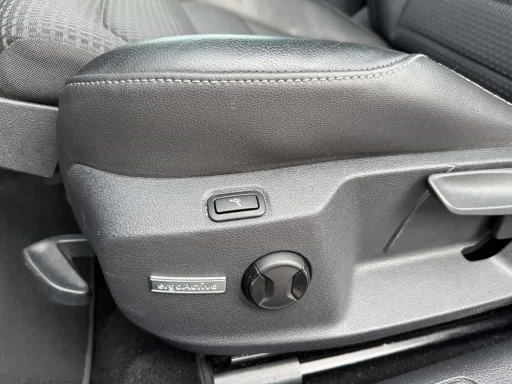 Volkswagen Golf °VII°HIGHLINE°BMT°NAV°XENON°SHZ°AUT°MASSAGE° 12/2013-photo-18