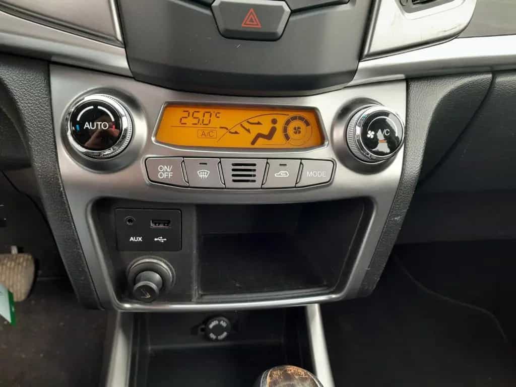 Ssangyong Korando Quartz 4x4 PDC,AHK,ALU,GJR,BC+++ 11/2015-photo-10