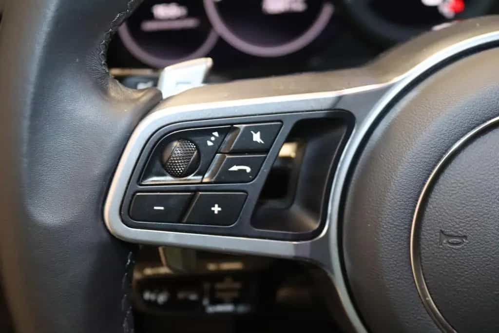 Porsche Cayenne Coupe Platinum Ed.-PANO-SOFT-LUFT-AHK- 03/2023-photo-17