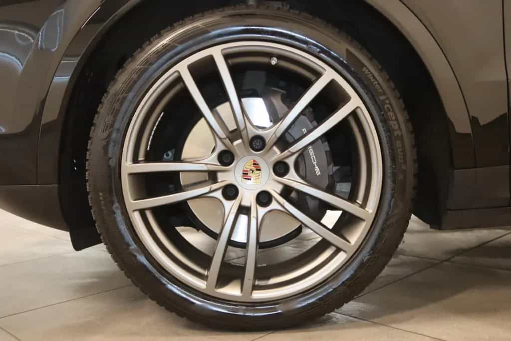 Porsche Cayenne Coupe Platinum Ed.-PANO-SOFT-LUFT-AHK- 03/2023-photo-6