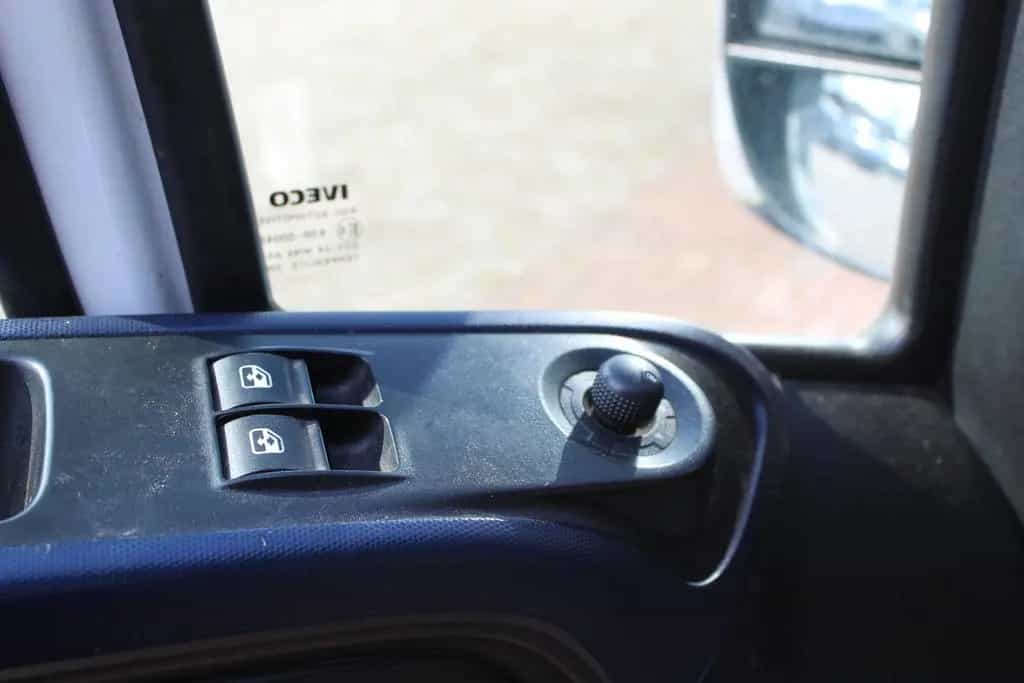 Iveco Daily Fahrgestell Doppelkabine 35 S 04/2017-photo-9