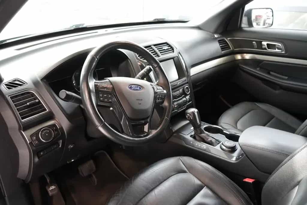Ford Explorer XLT 4WD *7-Sitzer *LPG-Gas 08/2018-photo-8