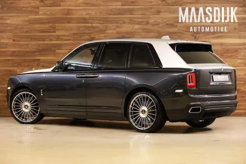 Rolls-Royce Cullinan 6.75 V12|Two-Tone|Massage|Pano|Bespoke| 01/2023-photo-11