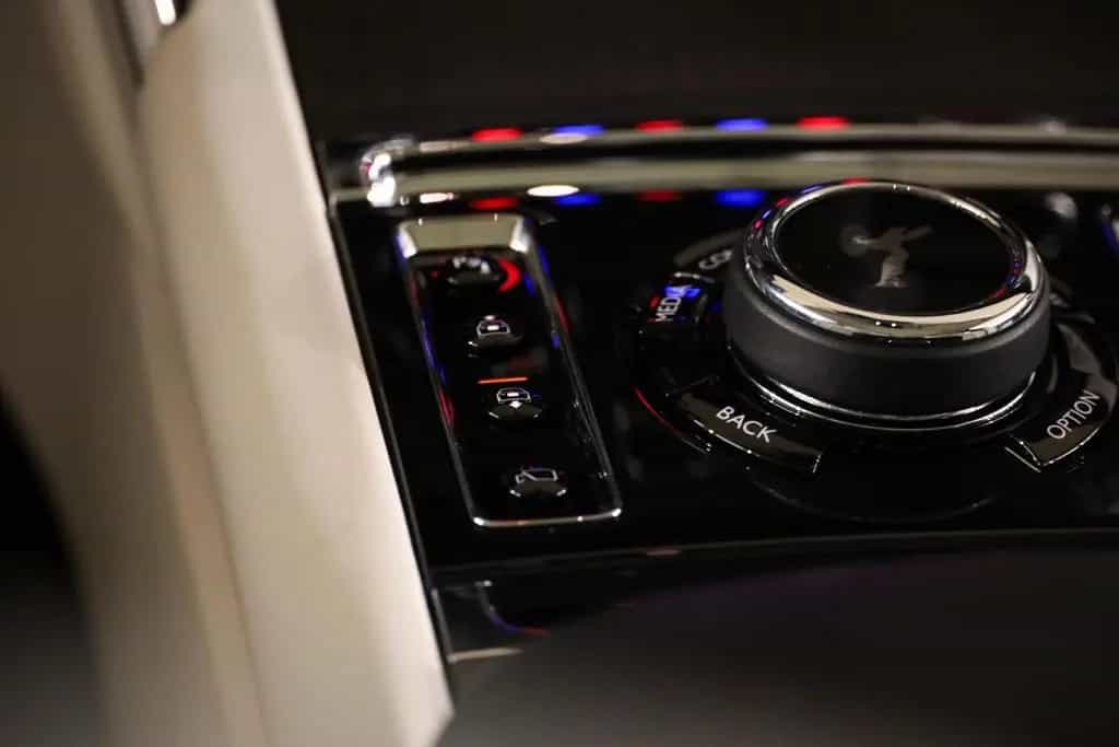 Rolls-Royce Cullinan 6.75 V12|Two-Tone|Massage|Pano|Bespoke| 01/2023-photo-19