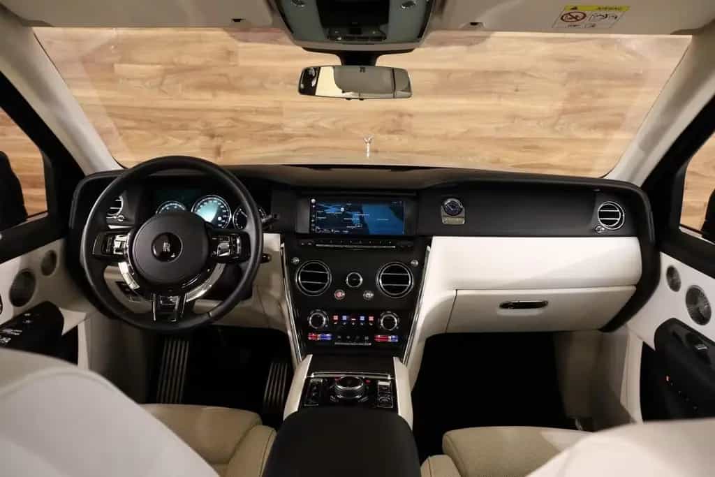 Rolls-Royce Cullinan 6.75 V12|Two-Tone|Massage|Pano|Bespoke| 01/2023-photo-2