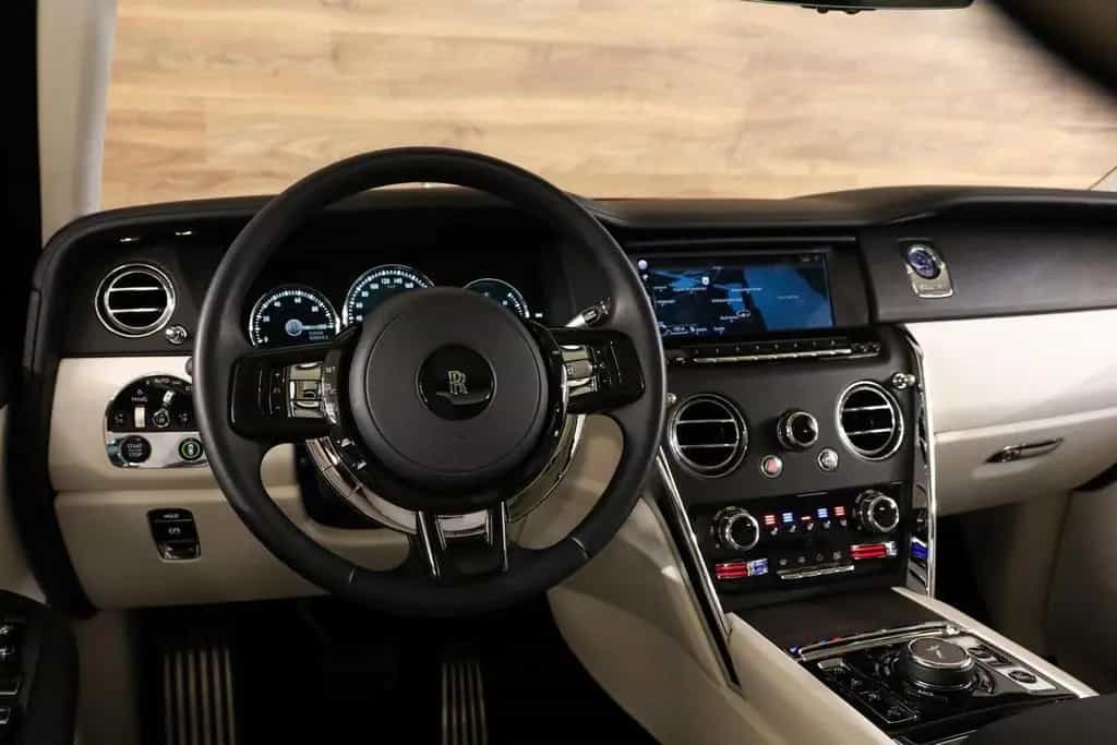 Rolls-Royce Cullinan 6.75 V12|Two-Tone|Massage|Pano|Bespoke| 01/2023-photo-25