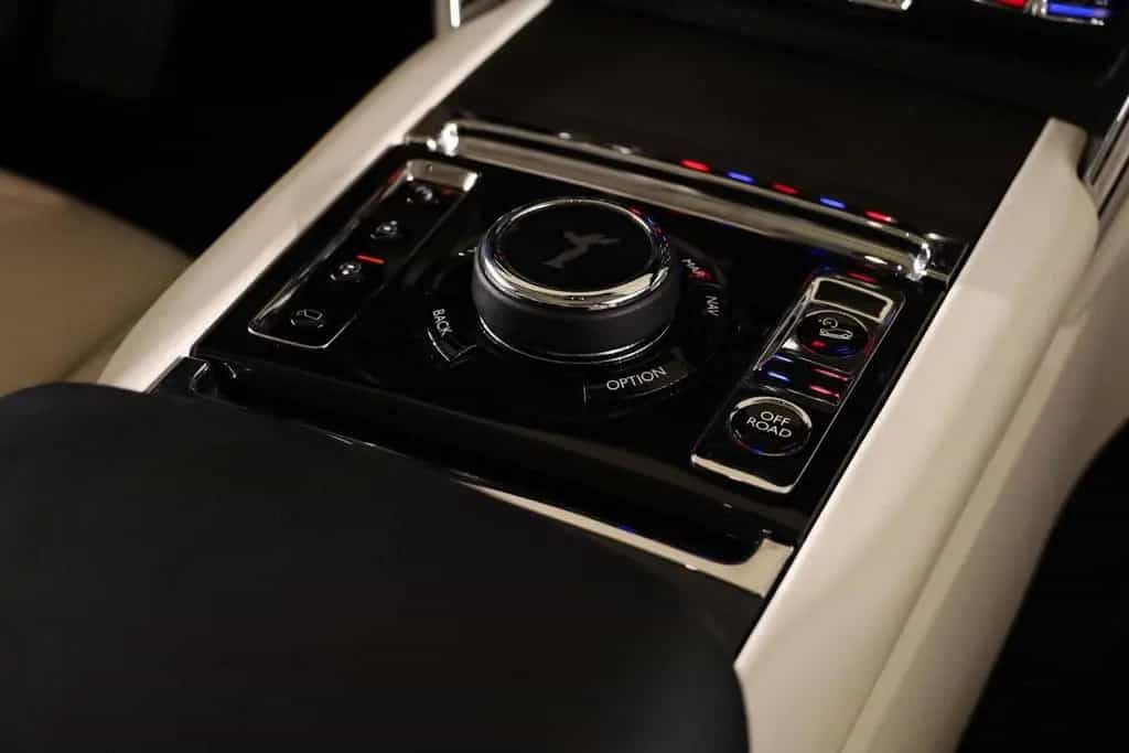 Rolls-Royce Cullinan 6.75 V12|Two-Tone|Massage|Pano|Bespoke| 01/2023-photo-30
