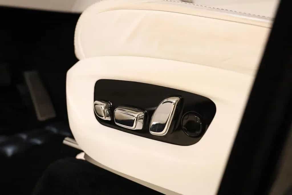 Rolls-Royce Cullinan 6.75 V12|Two-Tone|Massage|Pano|Bespoke| 01/2023-photo-33