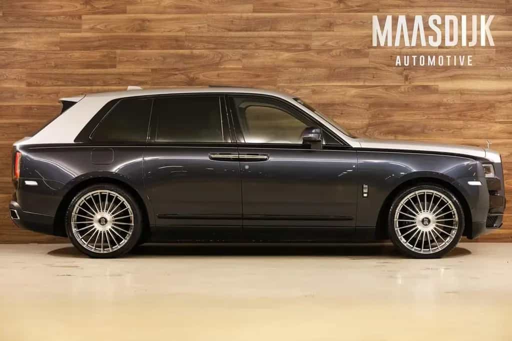 Rolls-Royce Cullinan 6.75 V12|Two-Tone|Massage|Pano|Bespoke| 01/2023-photo-5