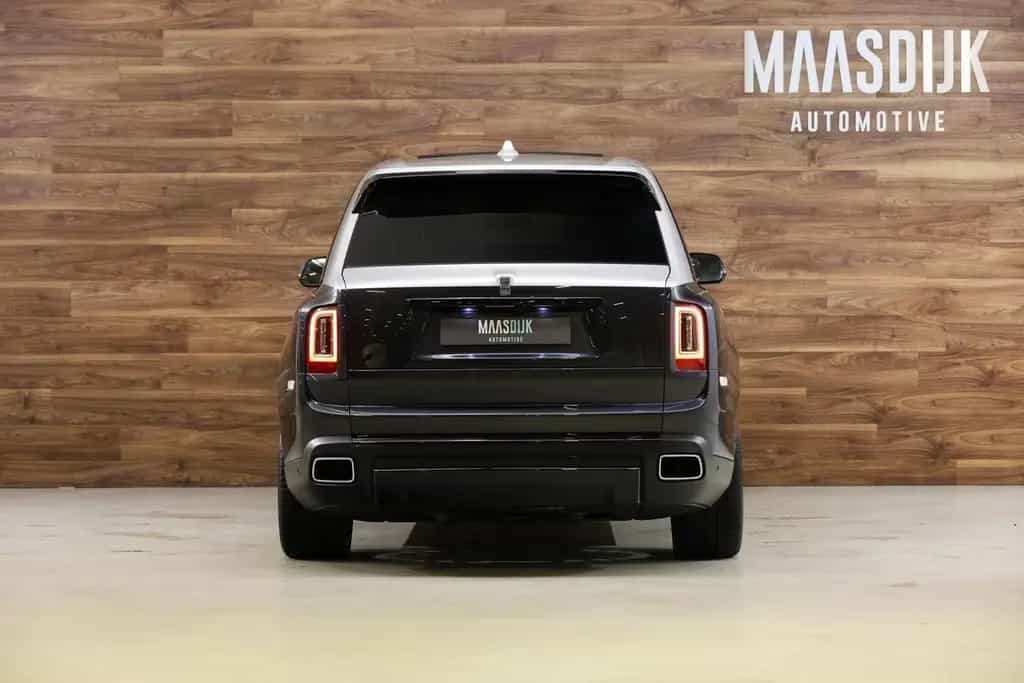 Rolls-Royce Cullinan 6.75 V12|Two-Tone|Massage|Pano|Bespoke| 01/2023-photo-9
