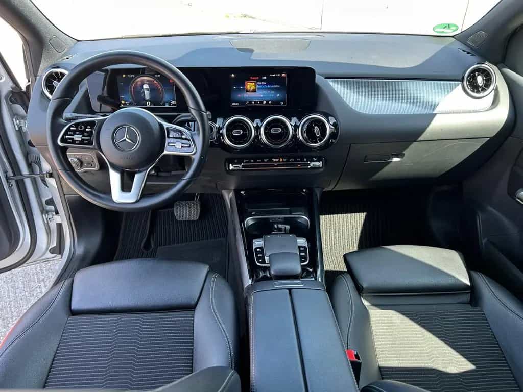 Mercedes-Benz B-Class 200 Aut.* Navi*Standh.*1.Hd*DB Service* 08/2019-photo-1