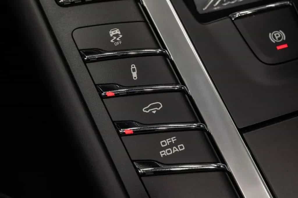 Porsche Macan GTS|SPORT-DESIGN|CHRONO|PANO|BOSE|NAVI 06/2020-photo-29