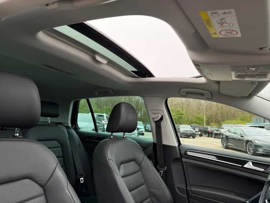 Volkswagen Golf 1.5 TSI High Exclusive *Panoramadach 06/2019-photo-11