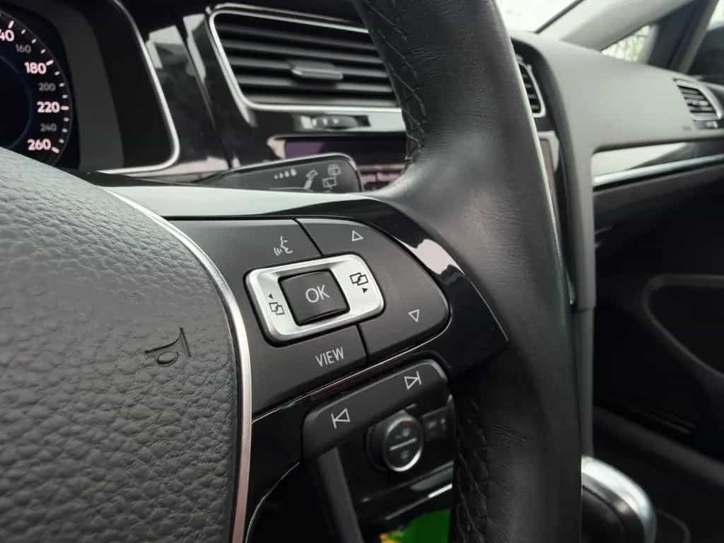 Volkswagen Golf 1.5 TSI High Exclusive *Panoramadach 06/2019-photo-16
