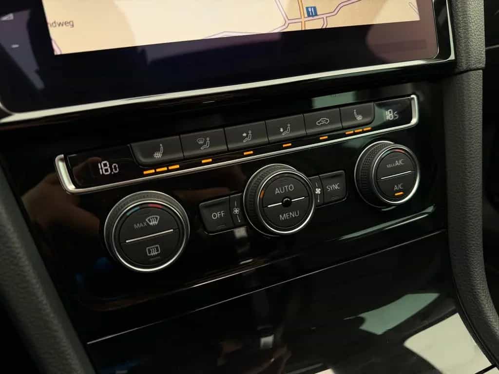 Volkswagen Golf 1.5 TSI High Exclusive *Panoramadach 06/2019-photo-20