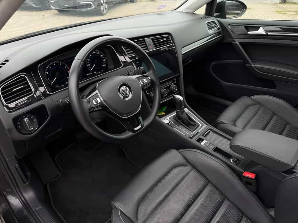 Volkswagen Golf 1.5 TSI High Exclusive *Panoramadach 06/2019-photo-9