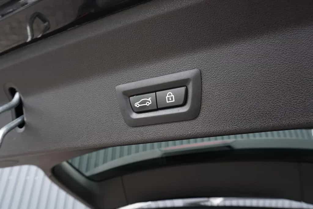 BMW X3 xD M Sport LED Leder Pano RFK HUD AHK Ambient 12/2018-photo-32