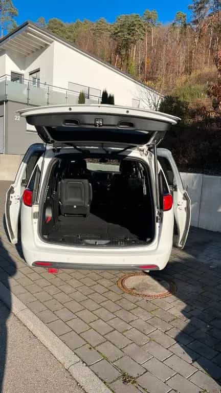 Chrysler Pacifica Van 7 Sitzer Familienauto 07/2018-photo-3