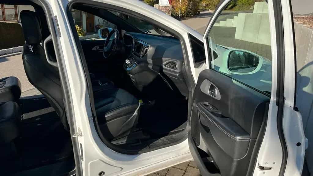Chrysler Pacifica Van 7 Sitzer Familienauto 07/2018-photo-5