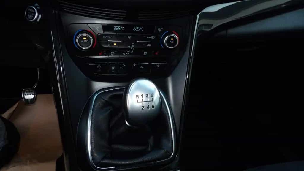 Ford Kuga ST-Line*PDC*Navi*SHZ*GRA* 03/2018-photo-19