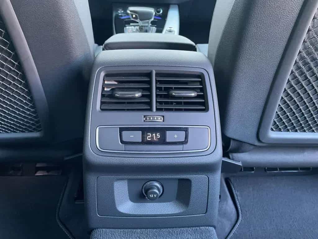 Audi A4 40 TFSI Avant S line quattro Matrix/AHK/Pano/ 11/2022-photo-25
