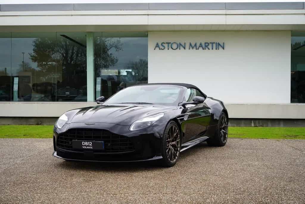 Aston Martin DB12 4.0 V8 Volante 03/2026-photo-1