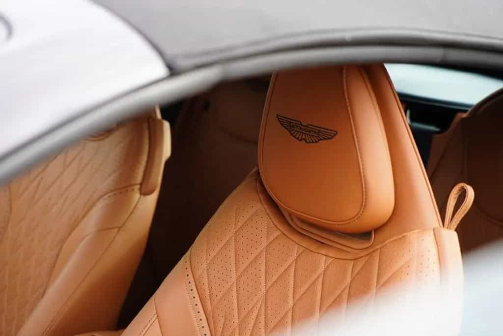 Aston Martin DB12 4.0 V8 Volante 03/2026-photo-15