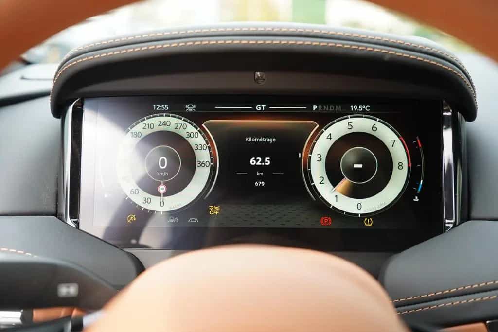 Aston Martin DB12 4.0 V8 Volante 03/2026-photo-17