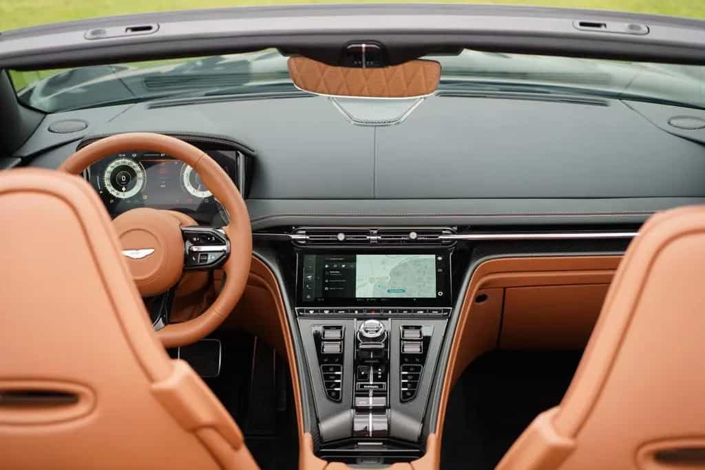 Aston Martin DB12 4.0 V8 Volante 03/2026-photo-22
