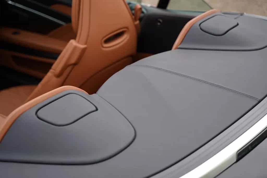 Aston Martin DB12 4.0 V8 Volante 03/2026-photo-29