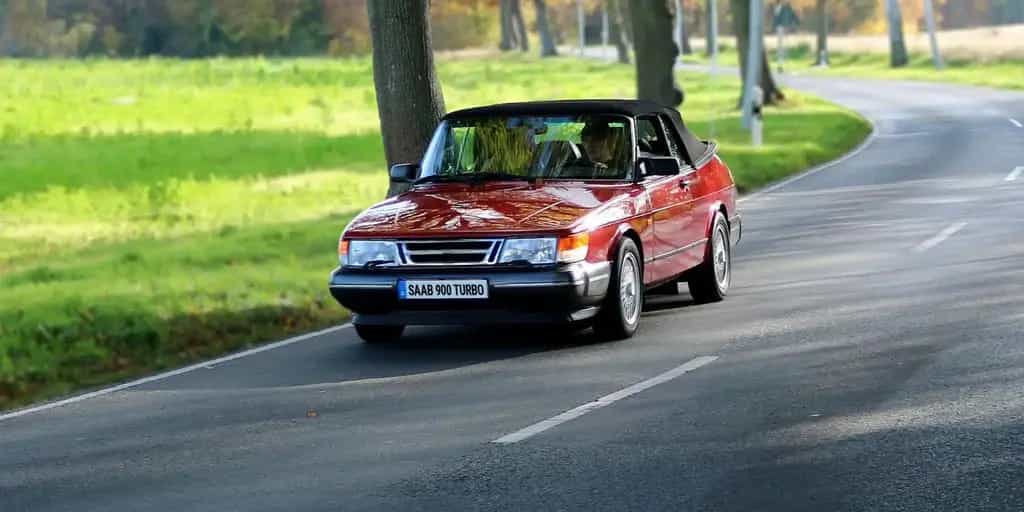Saab 900 06/1988-photo-0