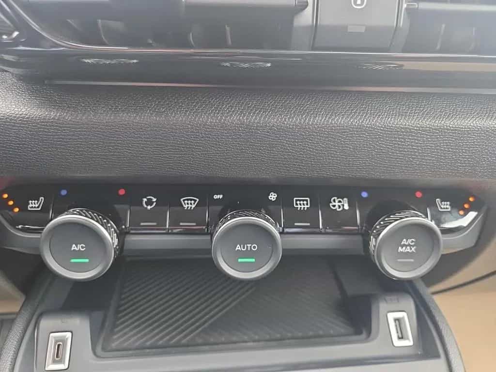 Citroën C4 1.2 12V e-THP / PureTech 12/2023-photo-16