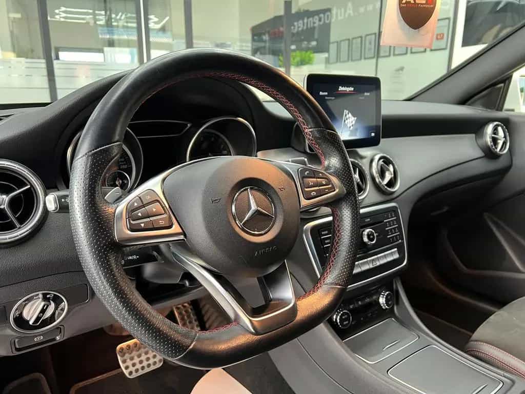 Mercedes-Benz CLA-Class 250 CGI 4Matic, AMG, Kamera,LED,StandH.,Pano 01/2019-photo-25