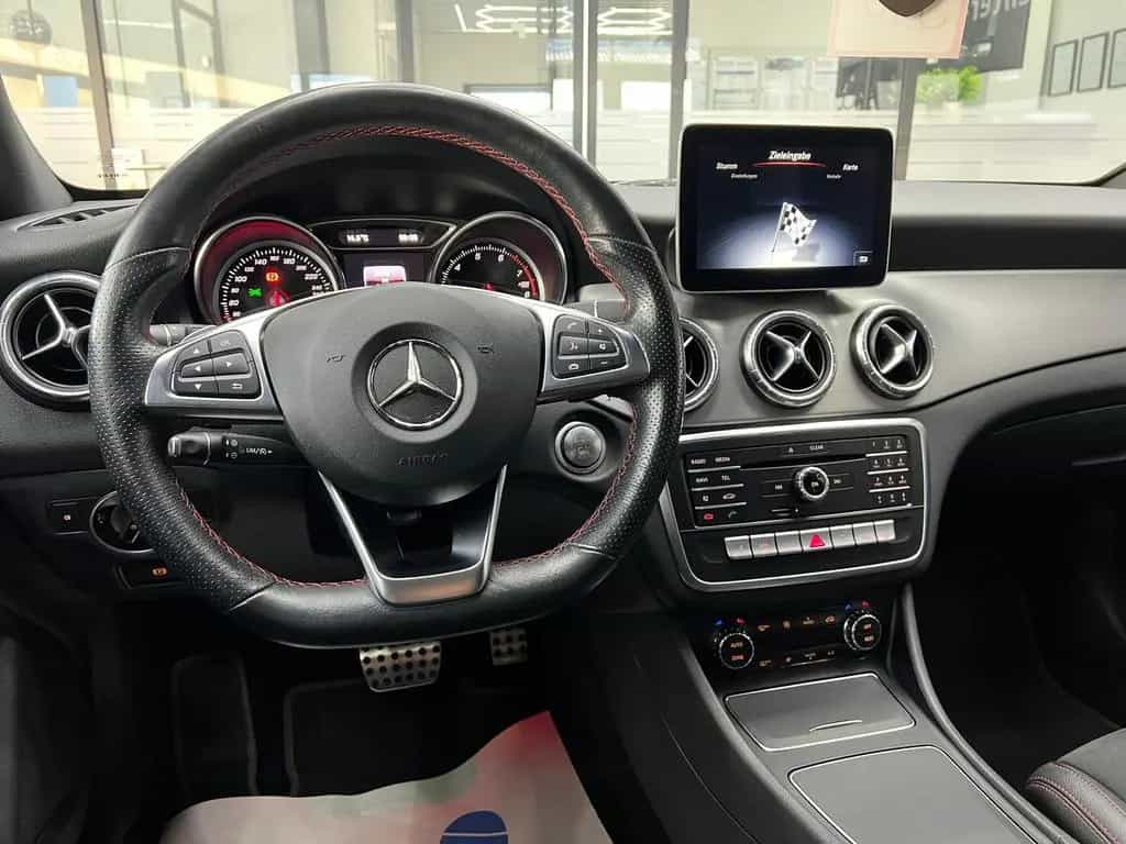 Mercedes-Benz CLA-Class 250 CGI 4Matic, AMG, Kamera,LED,StandH.,Pano 01/2019-photo-36