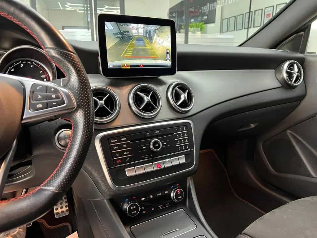 Mercedes-Benz CLA-Class 250 CGI 4Matic, AMG, Kamera,LED,StandH.,Pano 01/2019-photo-40