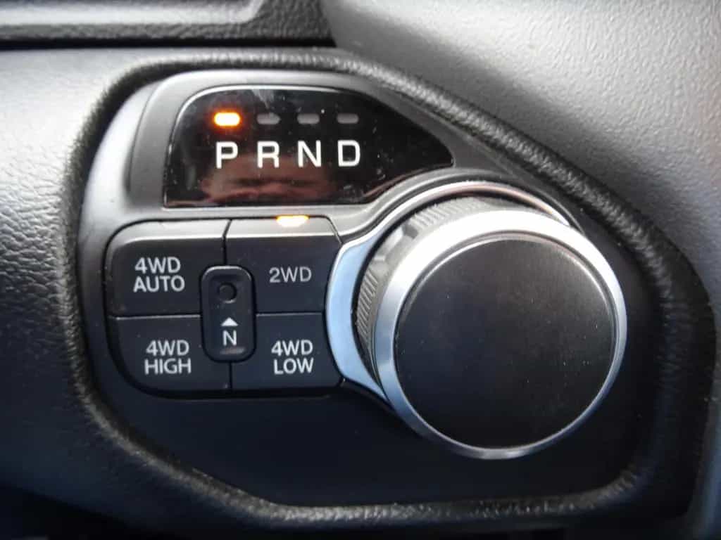 Dodge RAM 5.7 1500 HEMI 4X4 BIG HORN CREW CAB 04/2019-photo-14
