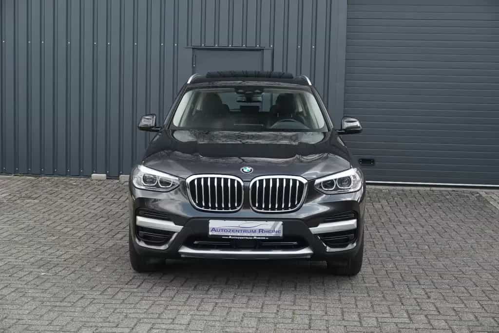 BMW X3 xD 30d xLine LED RFK AHK PANO HUD ACC Keyless 06/2021-photo-1