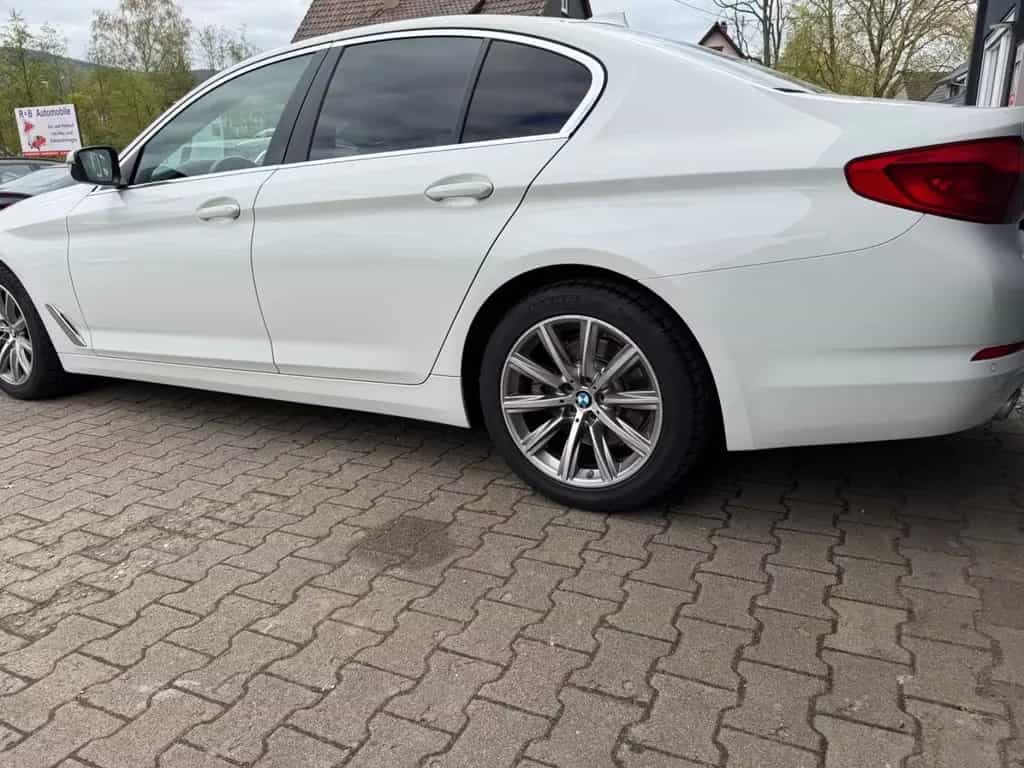 BMW 520 5 Limousine Steptronic*Led*Uni*PDC*Navi 01/2018-photo-3