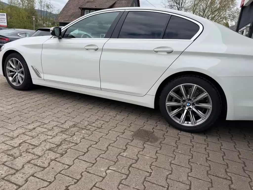 BMW 520 5 Limousine Steptronic*Led*Uni*PDC*Navi 01/2018-photo-4