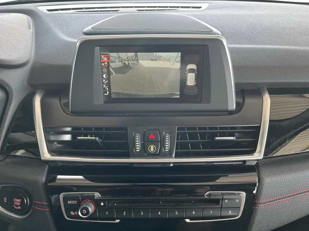 BMW 2 Series 218i Active Tourer Klimaauto, Einparkhi, AHK 04/2017-photo-12